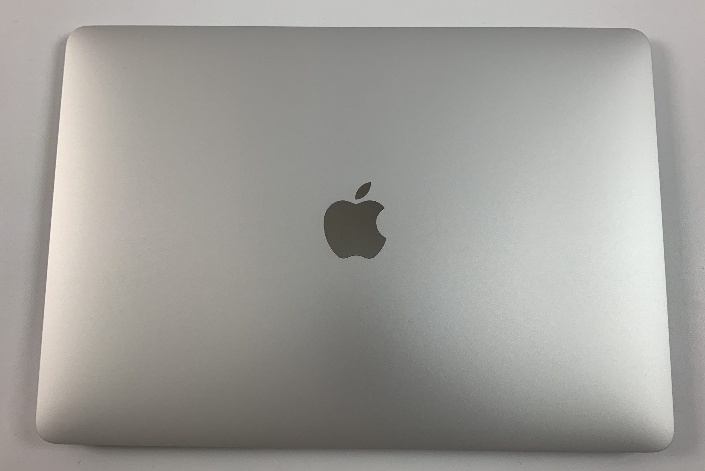 MacBook Air 13" M1 2020 (Apple M1 3.2 GHz 8 GB RAM 512 GB SSD), Silver, Apple M1 3.2 GHz, 8 GB RAM, 512 GB SSD, imagen 2